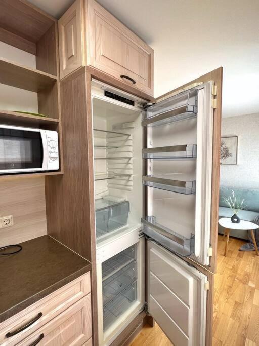 New Apartment With A View In The Town Center Нарва Экстерьер фото