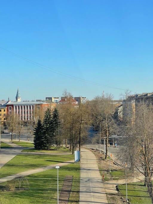 New Apartment With A View In The Town Center Нарва Экстерьер фото
