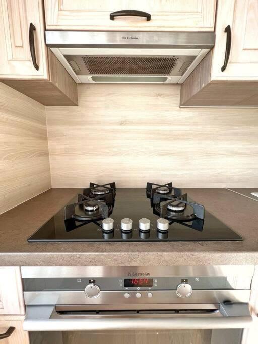 New Apartment With A View In The Town Center Нарва Экстерьер фото