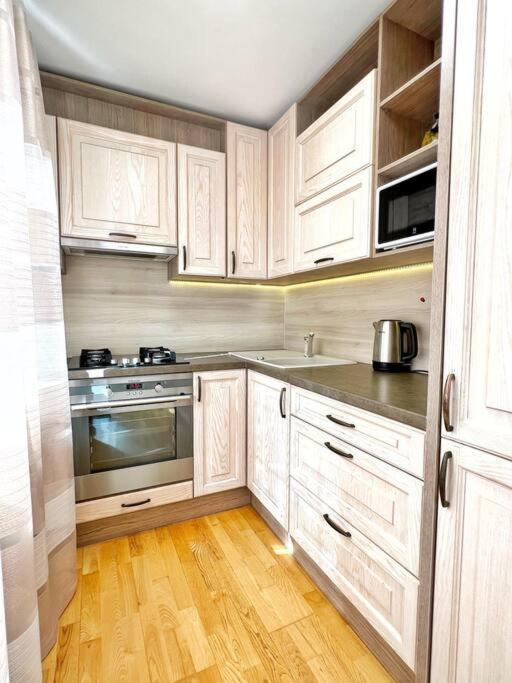 New Apartment With A View In The Town Center Нарва Экстерьер фото