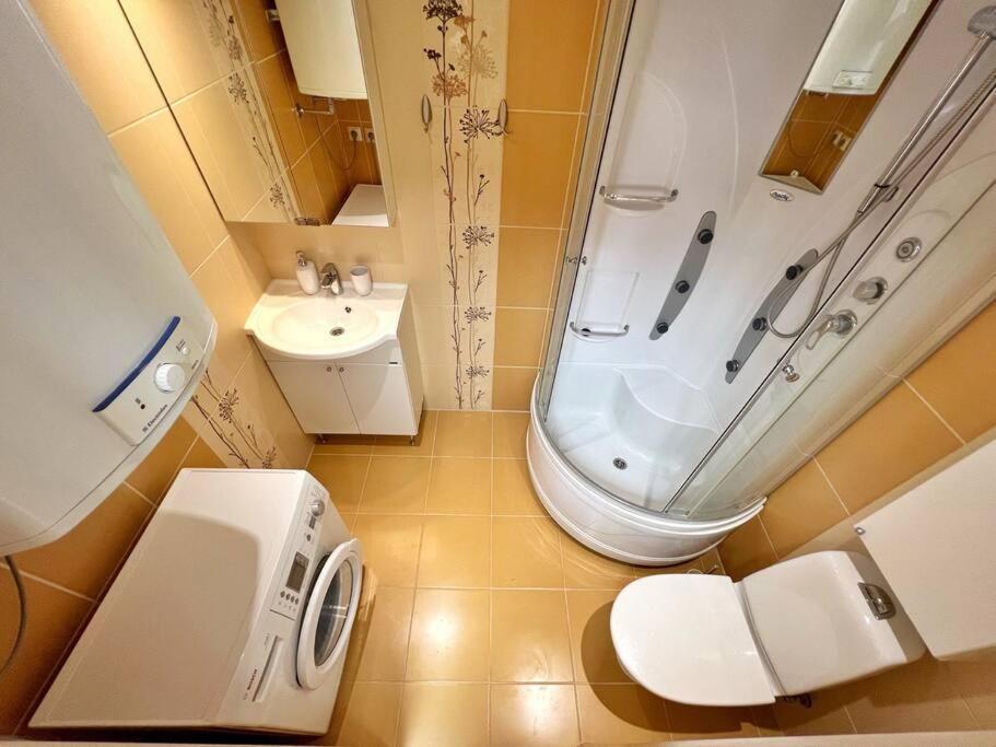 New Apartment With A View In The Town Center Нарва Экстерьер фото
